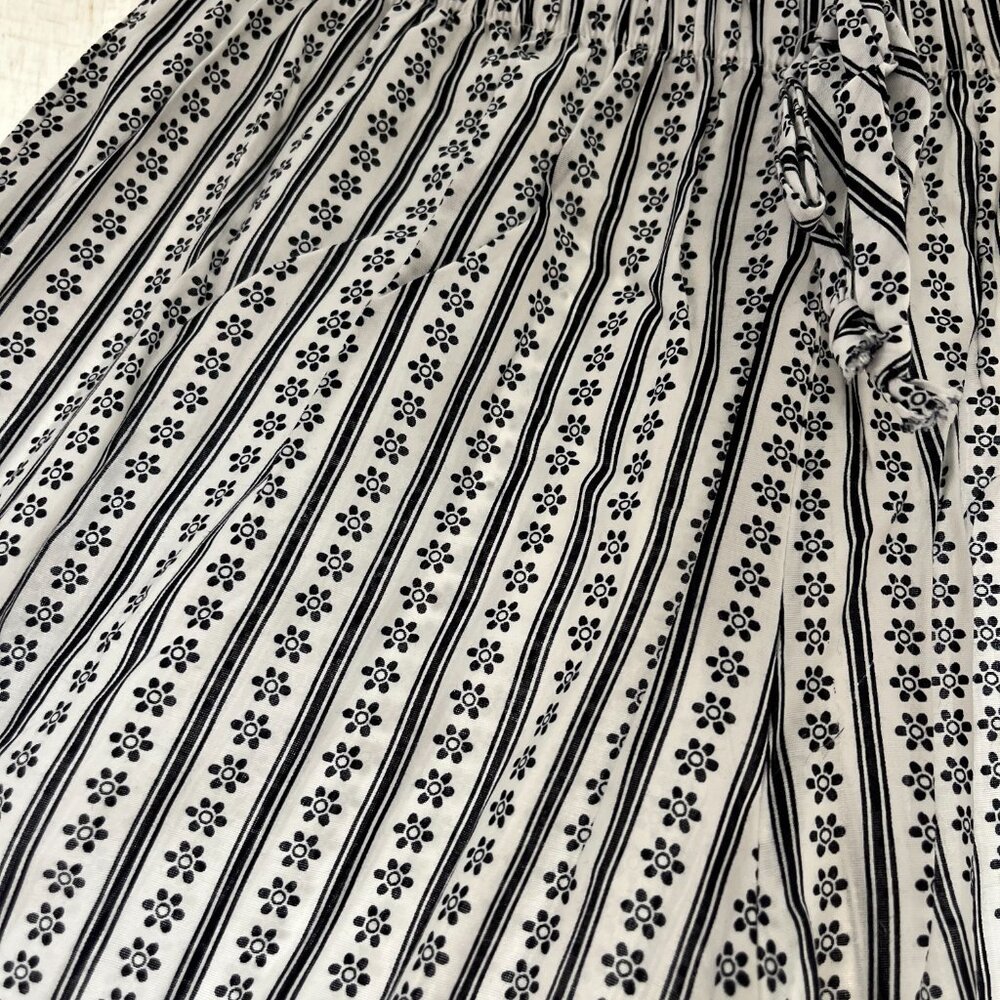Lightweight Patterned Pants - Picture 2 of 4